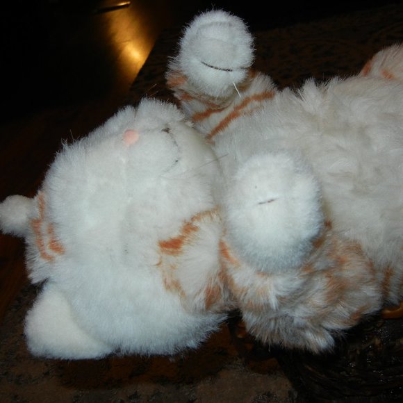 OSHKO Rare Lying Sleeping Tabby Cat Stuff Animal Plush - Picture 5 of 7